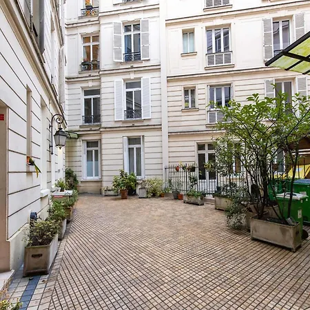 Cosy - Wagram Arc Triomphe Apartment *